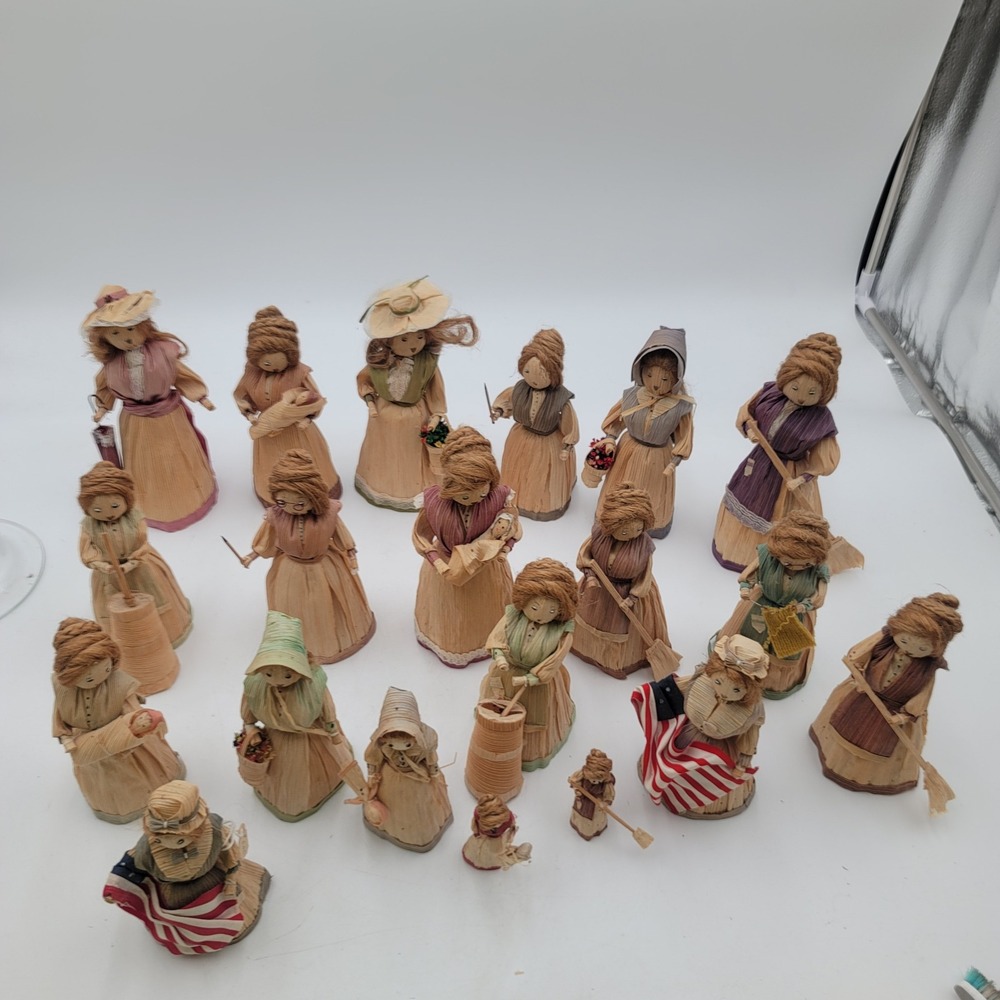 Vintage Corn Husk Doll Collection 20pc Folk Art Figurines Patriotic Decor